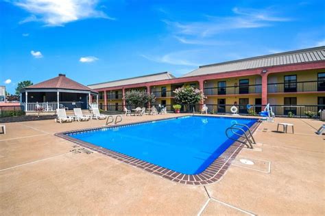 quality inn fredericksburg central park area